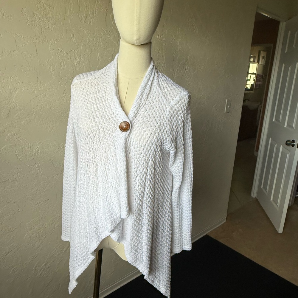 Bobeau Textured White Cardigan with Button Detail